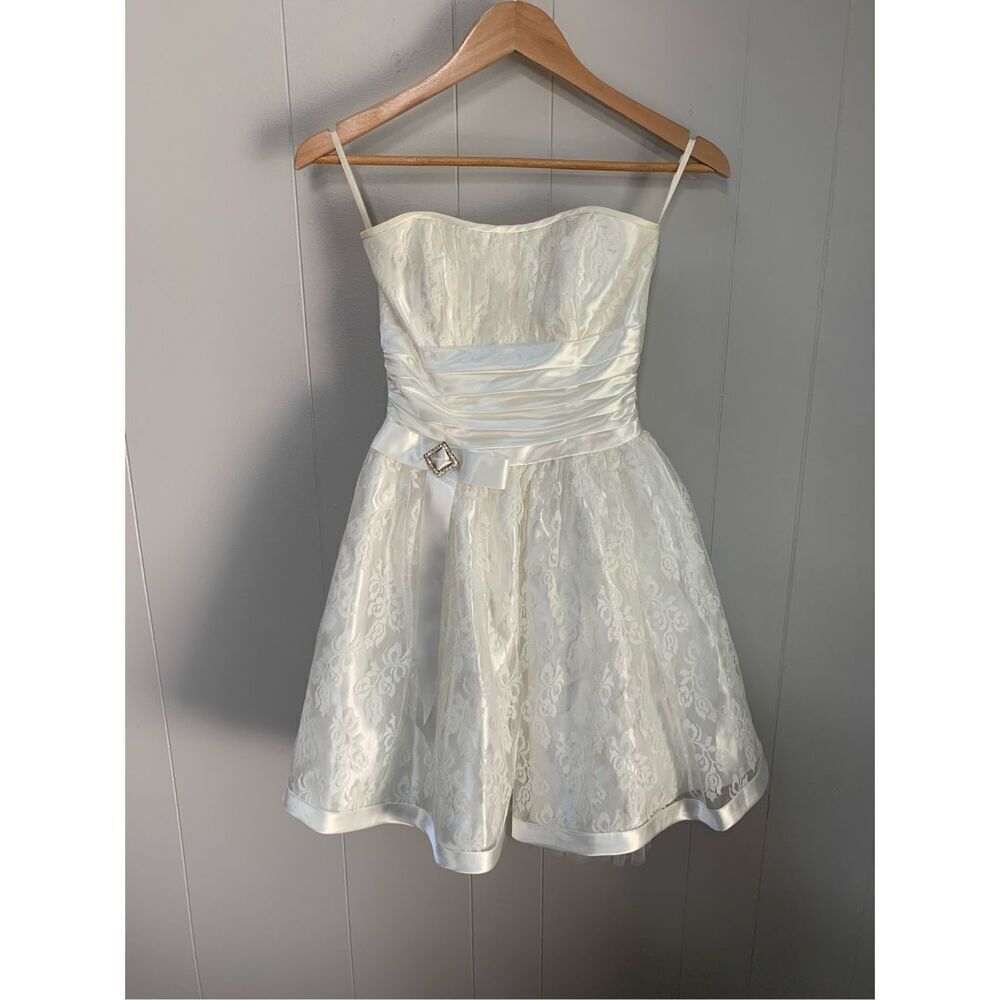 Vintage Juniors White Strapless Formal Prom Dress by Jessica McClintock for GUNN